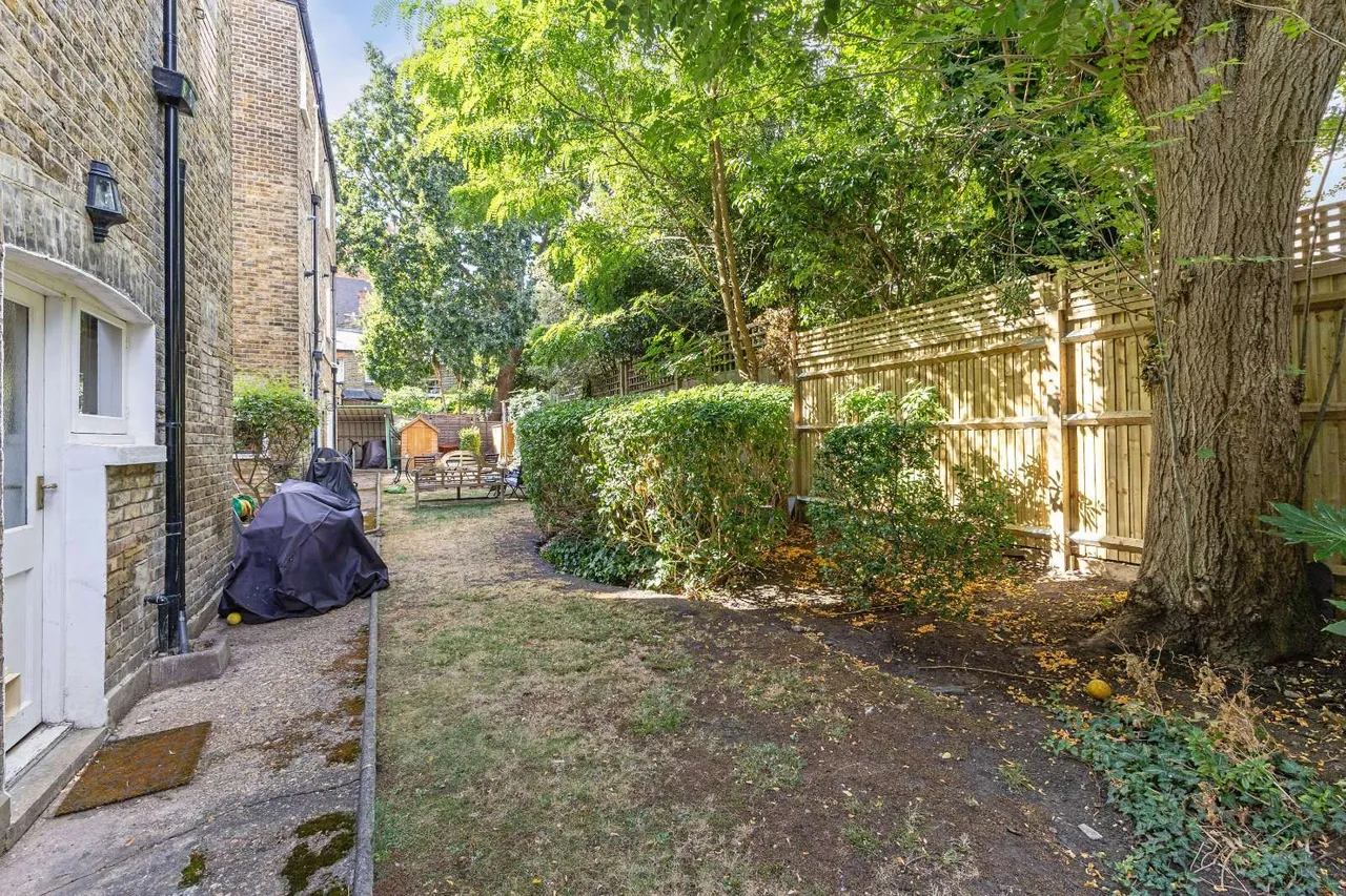 Norfolk Mansions, Santos Road, Putney, London, SW18 1NU, photo 9