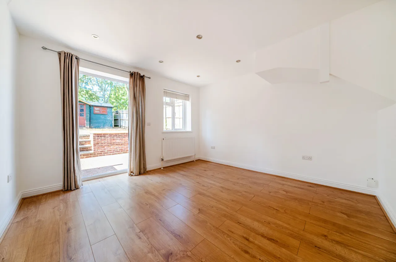 Woodside Road, Guildford, GU2, photo 14