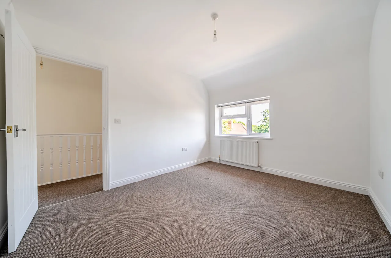 Woodside Road, Guildford, GU2, photo 9