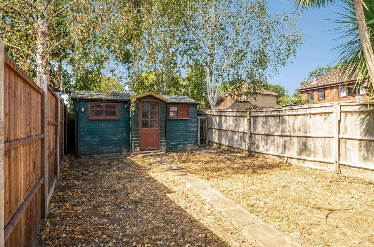 Woodside Road, Guildford, GU2, photo 17