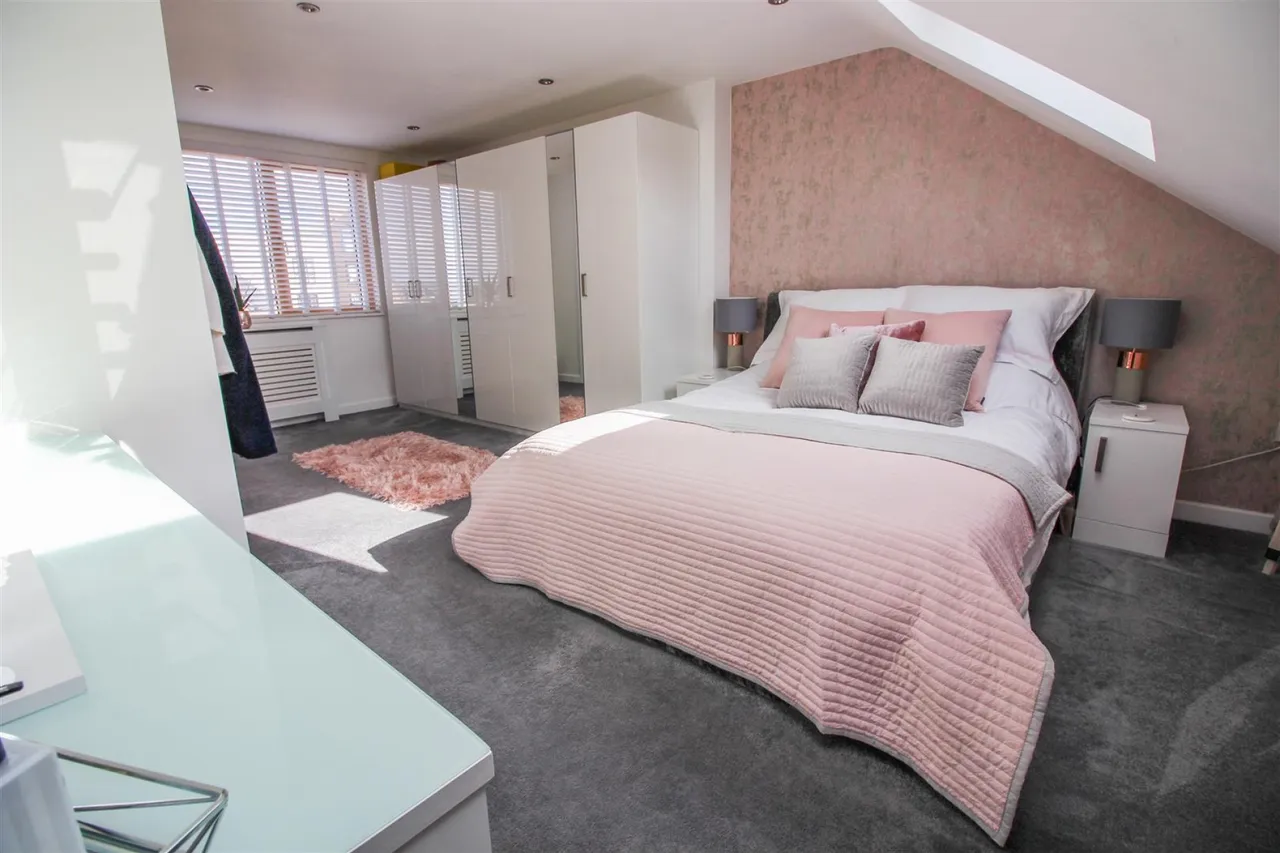Barnsley Wood Rise, Newhall, CM17, photo 9