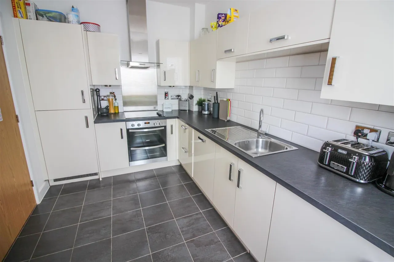 Barnsley Wood Rise, Newhall, CM17, photo 6