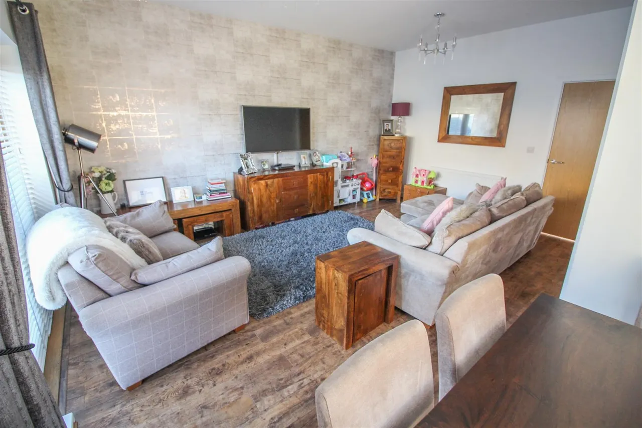 Barnsley Wood Rise, Newhall, CM17, photo 5