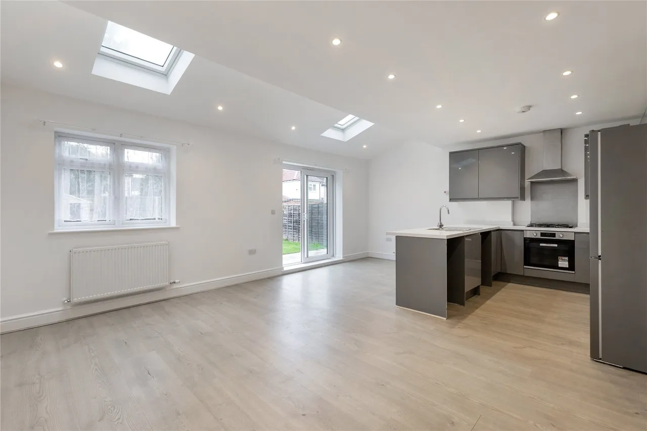 Ravenswood Avenue, Surbiton, KT6, photo 3