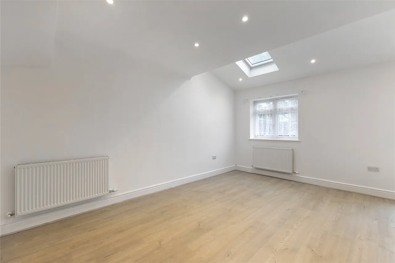 Ravenswood Avenue, Surbiton, KT6, photo 11