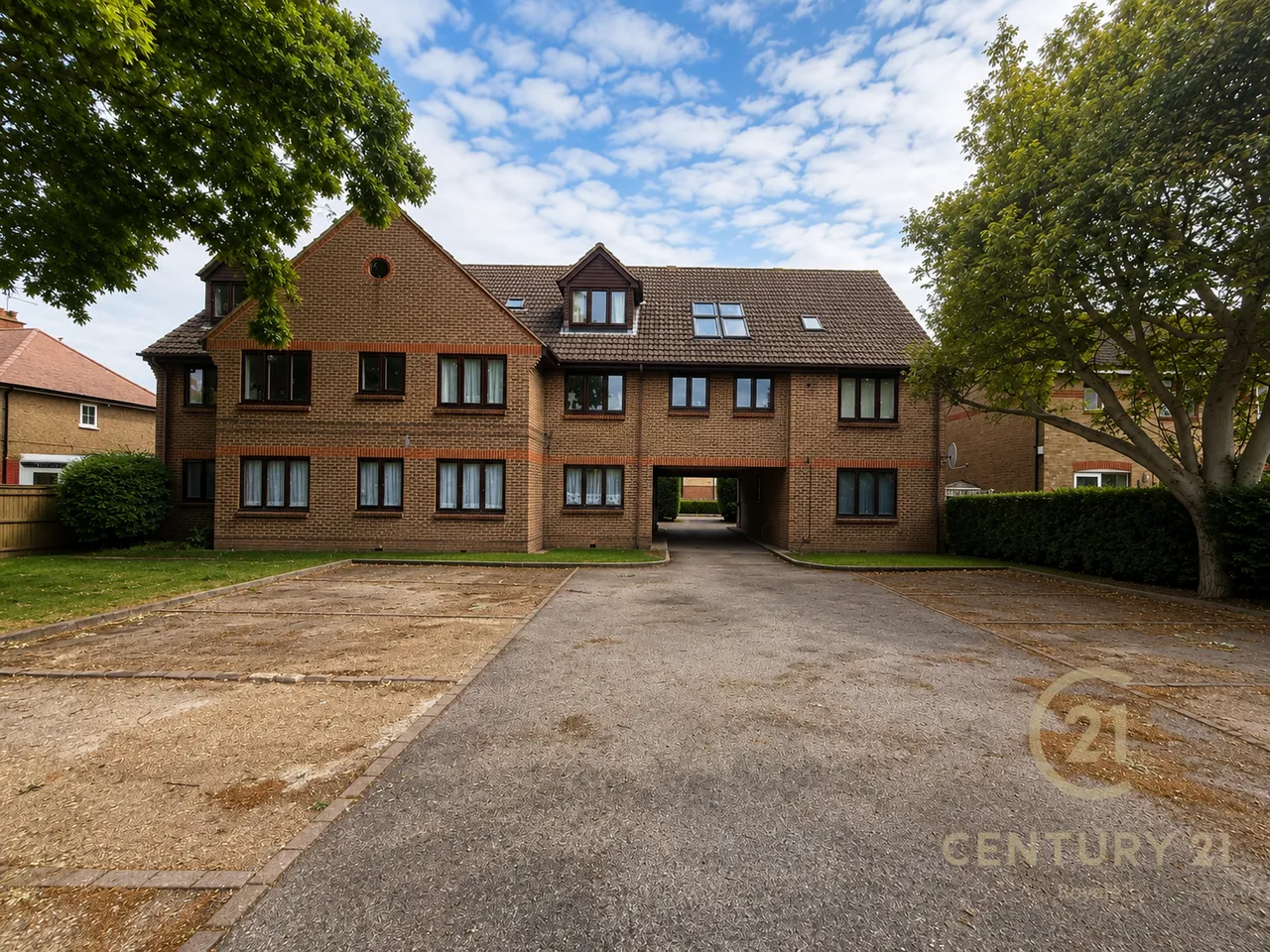 Farm Road, Esher, KT10, photo 9