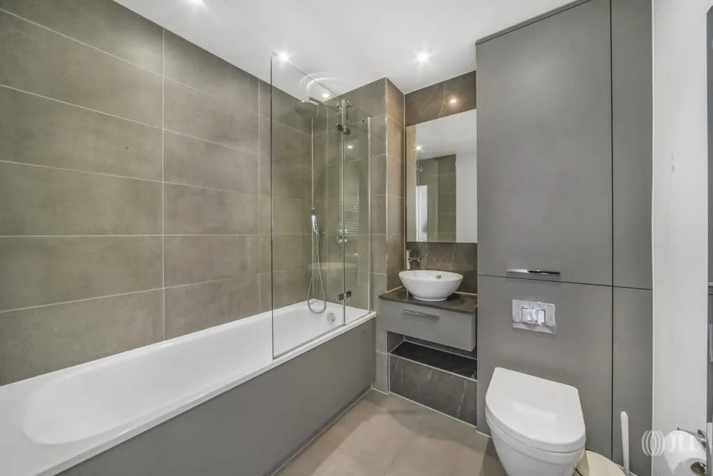Forrester Way, London, E15, photo 10