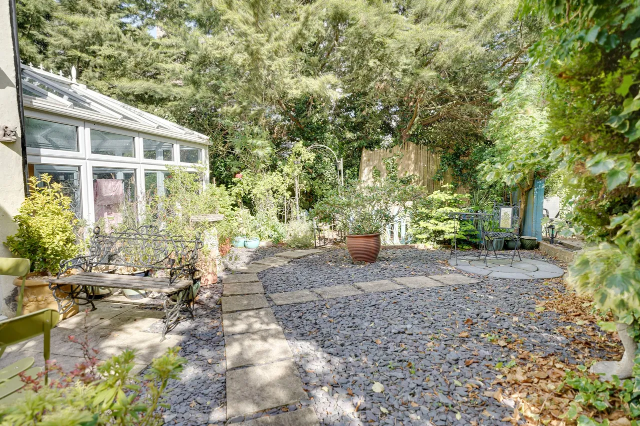 The Street, High Roding, CM6, photo 3