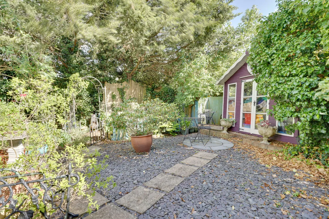 The Street, High Roding, CM6, photo 14