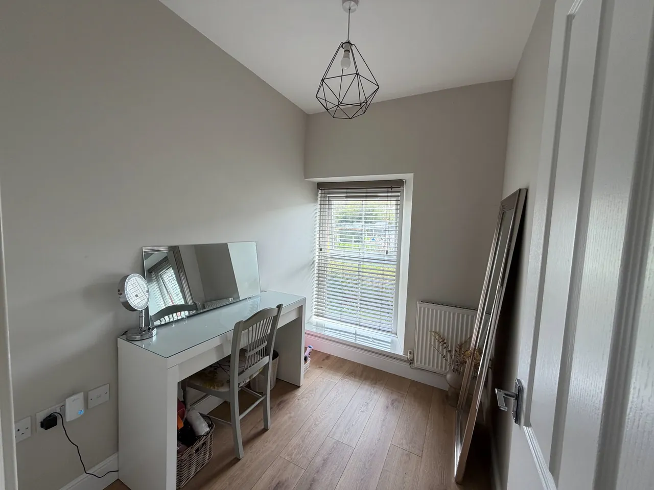Colonel Road, Betws, SA18, photo 15