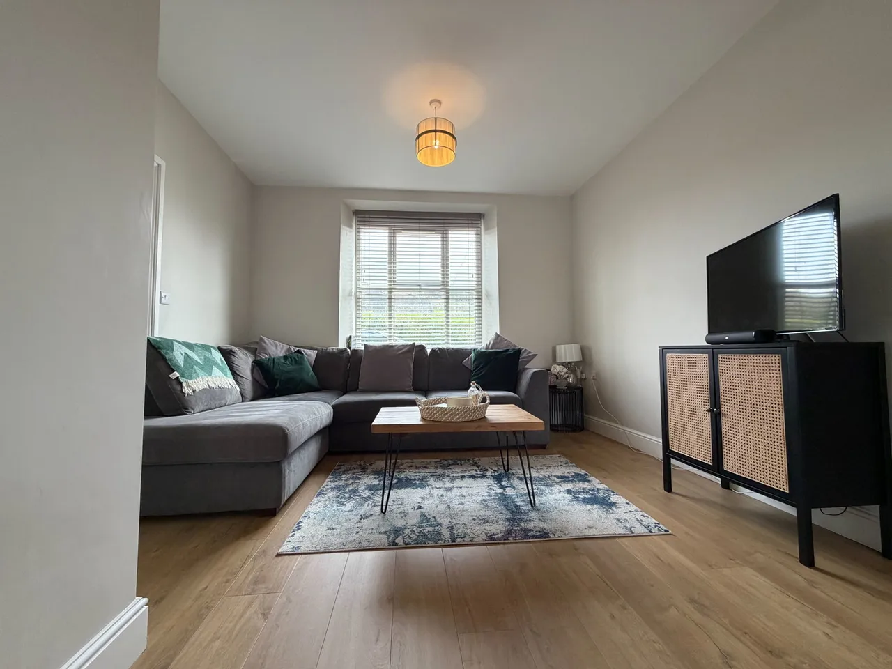 Colonel Road, Betws, SA18, photo 5