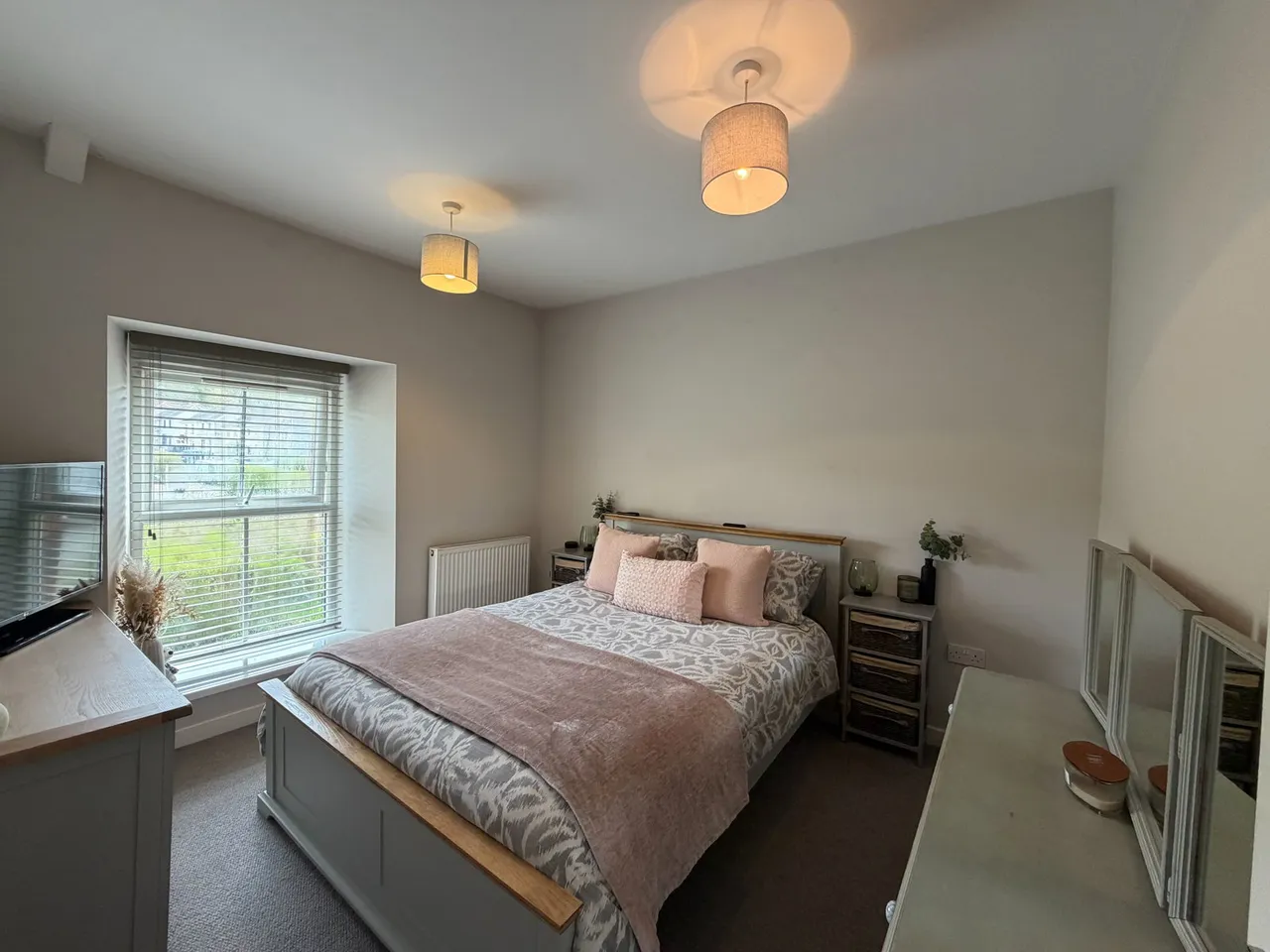 Colonel Road, Betws, SA18, photo 13
