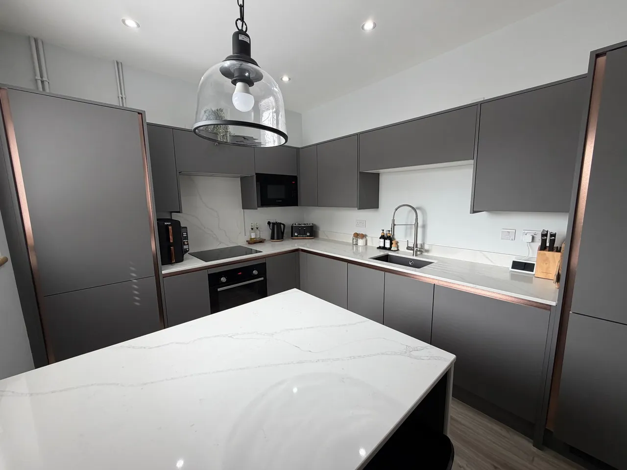 Colonel Road, Betws, SA18, photo 8