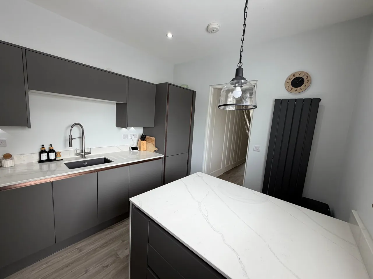 Colonel Road, Betws, SA18, photo 7