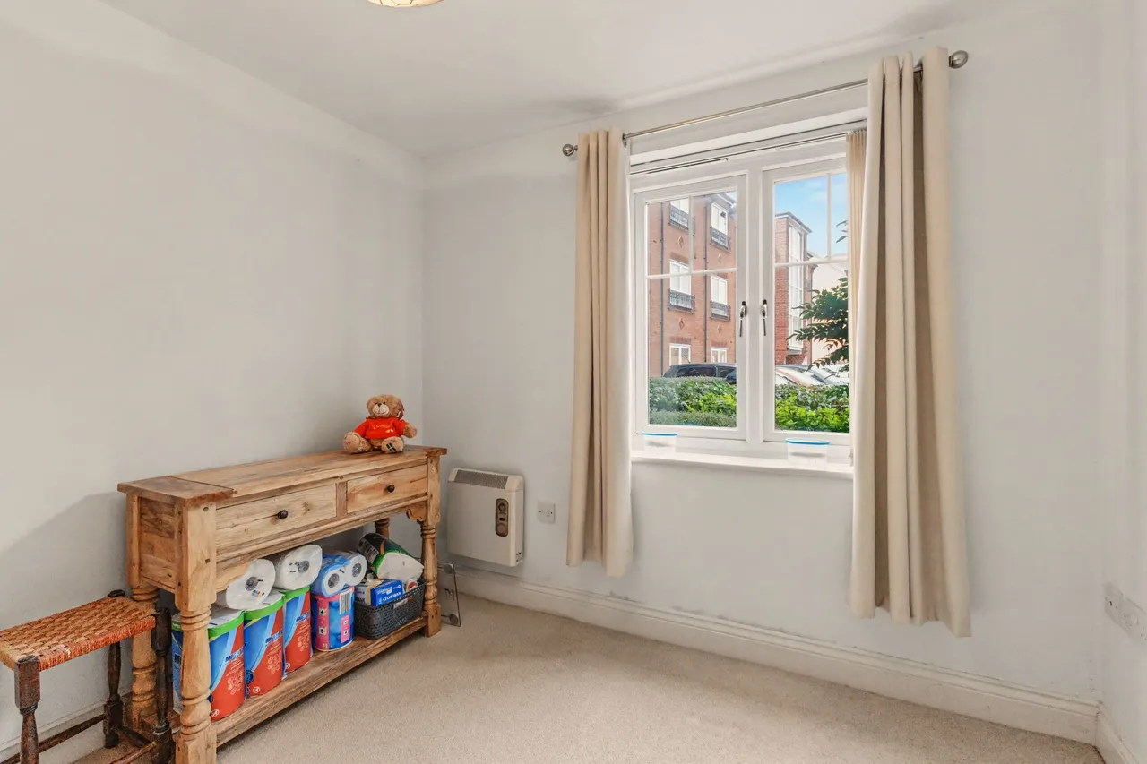 Bread And Meat Close, Warwick, CV34, photo 10