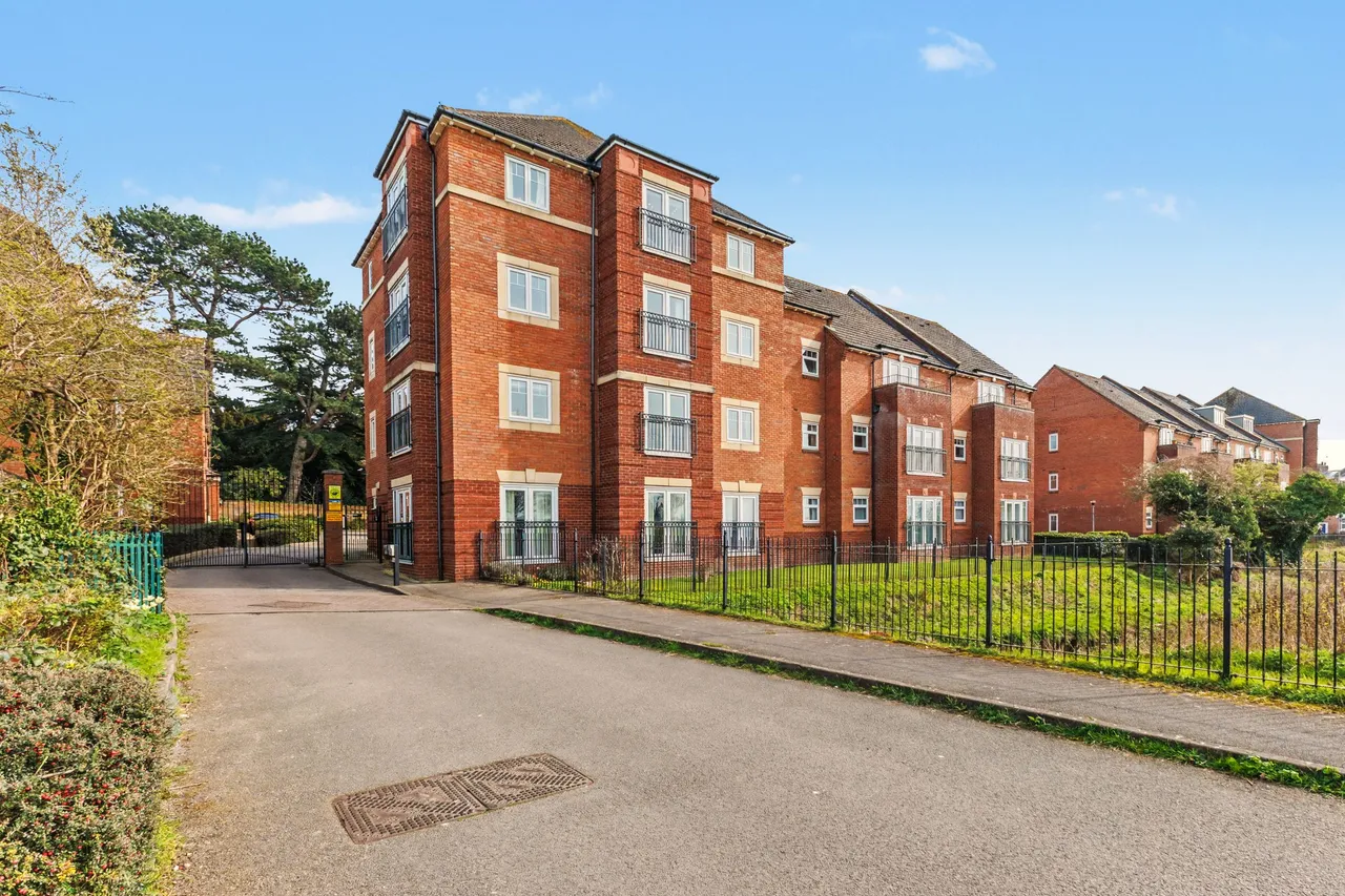 Bread And Meat Close, Warwick, CV34, photo 5