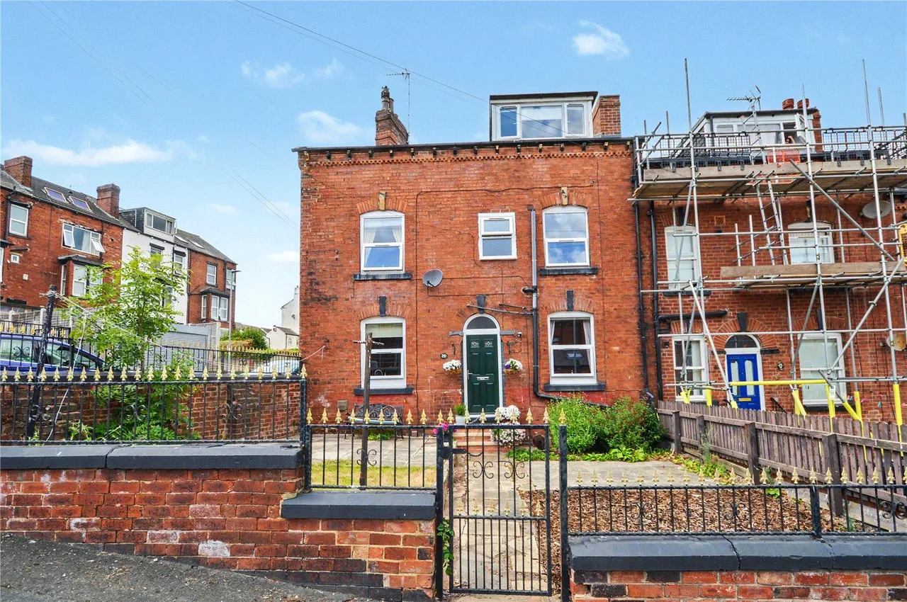 4 bed house for sale, Barton Mount, Leeds, LS11