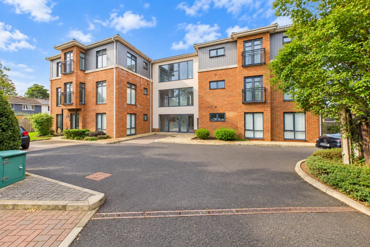 2 bed flat for sale, Montgomery Avenue, Hemel Hempstead, HP2