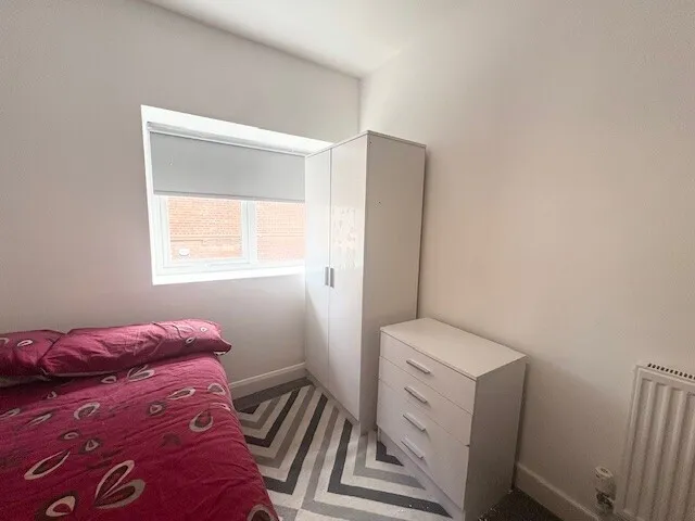 Halliwell Road, BL1, photo 2