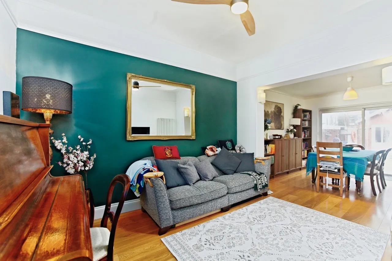 4 bed house for sale — Roche Road, London, SW16