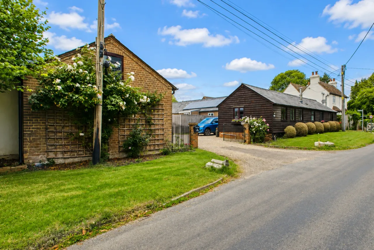 Water Lane, Bovingdon, HP3, photo 13