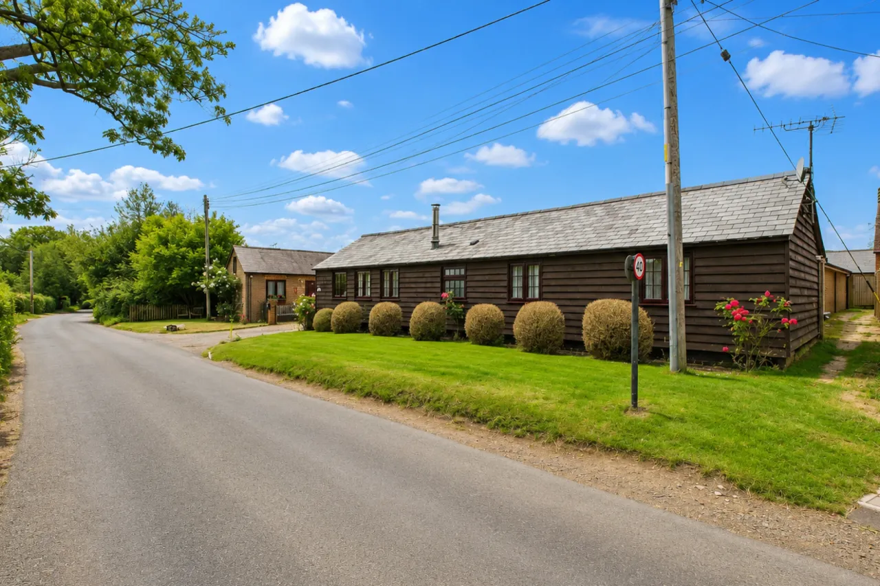 6 bed house for sale, Water Lane, Bovingdon, HP3