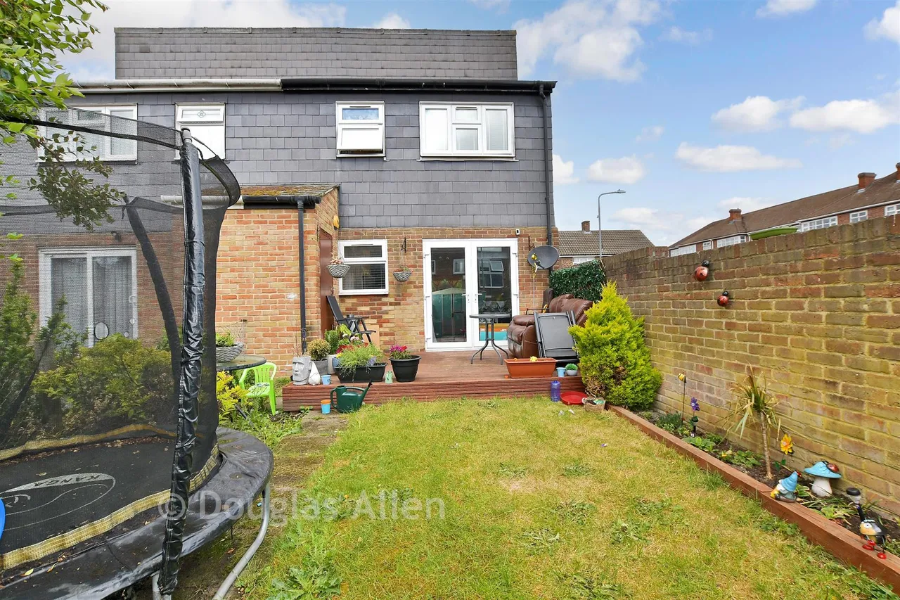 Pershore Close, Ilford, IG2, photo 10