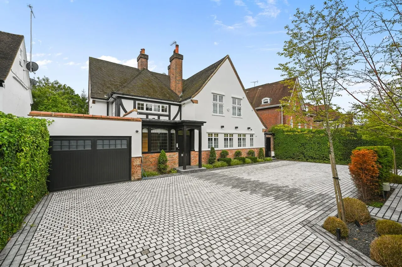 The Bishops Avenue, London, photo 2
