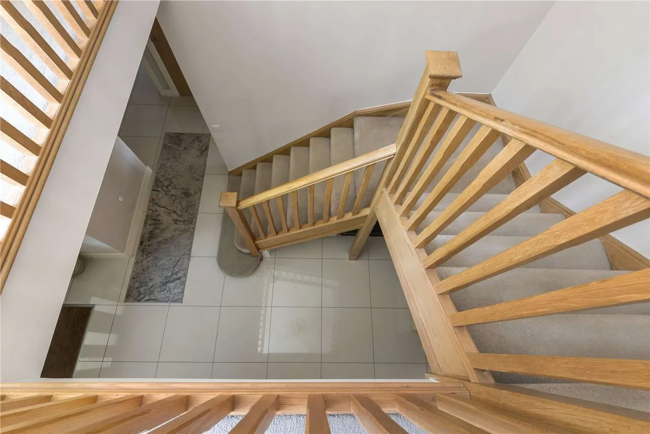 Pitt Rivers Close, Guildford, Surrey, GU1 2UY, photo 12