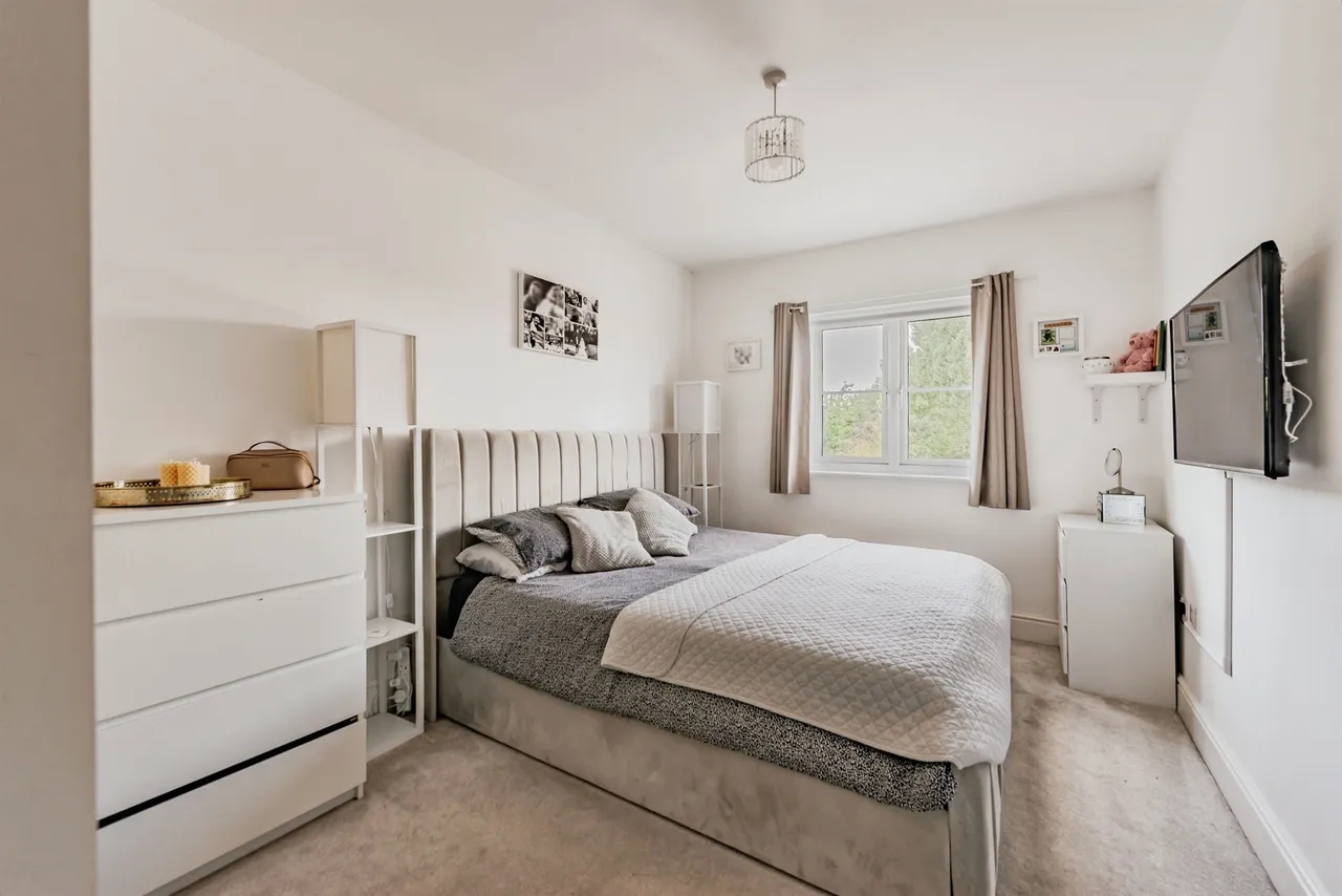 Hoadley Road, Horley, RH6, photo 5