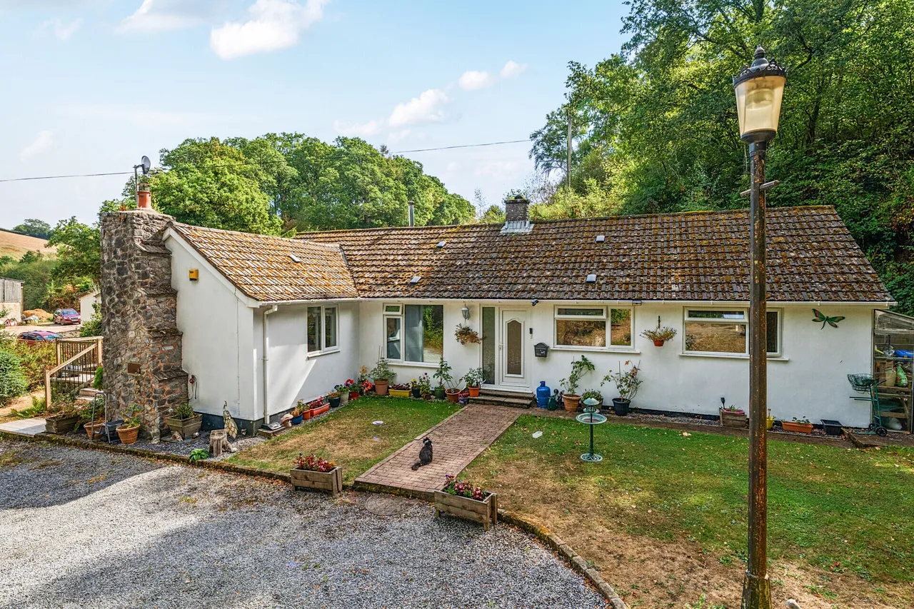 3 bed property for sale — Dunsford, Exeter, Devon, EX6
