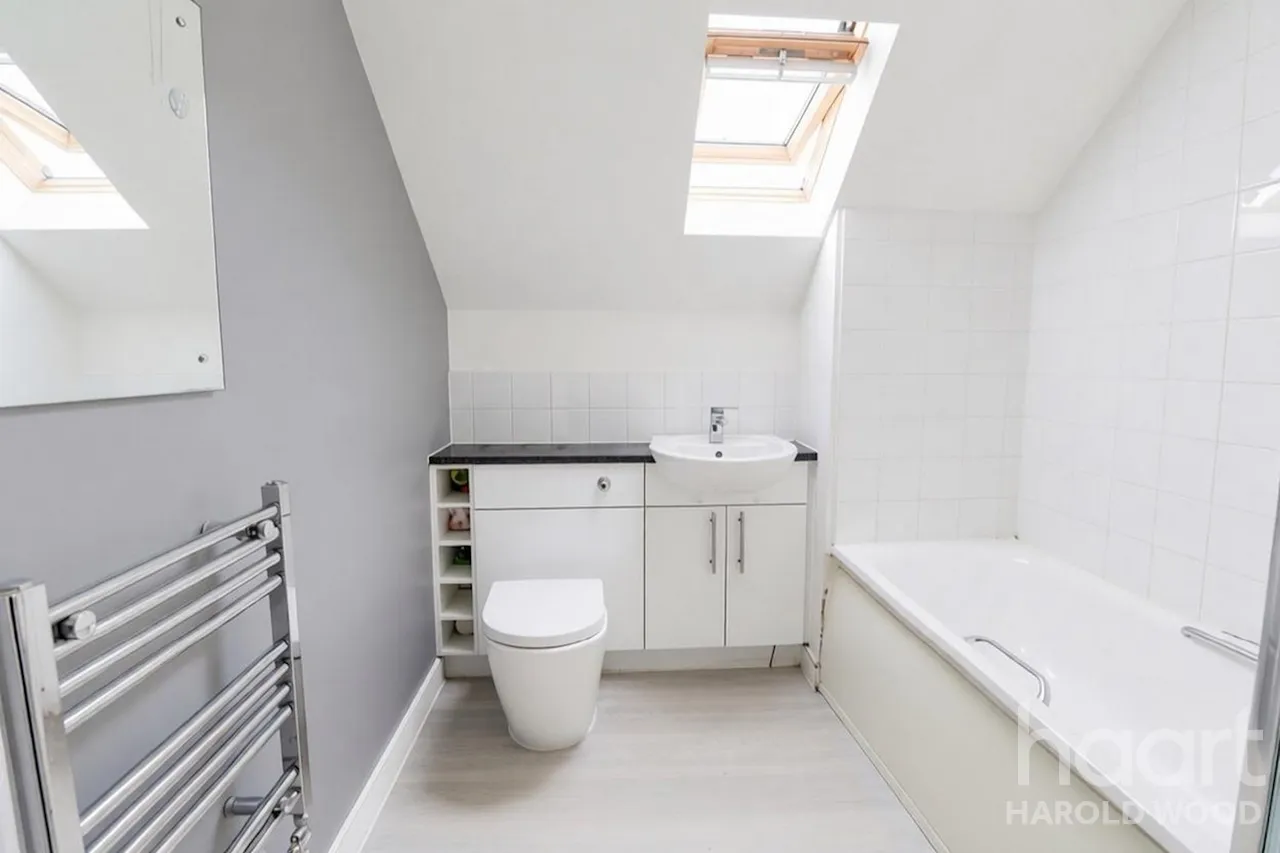 Longtown Road, Harold Hill, RM3, photo 7