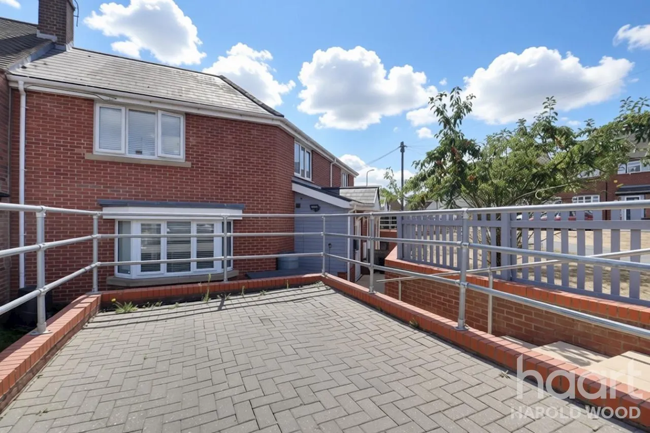 2 bed house for sale, Longtown Road, Harold Hill, RM3
