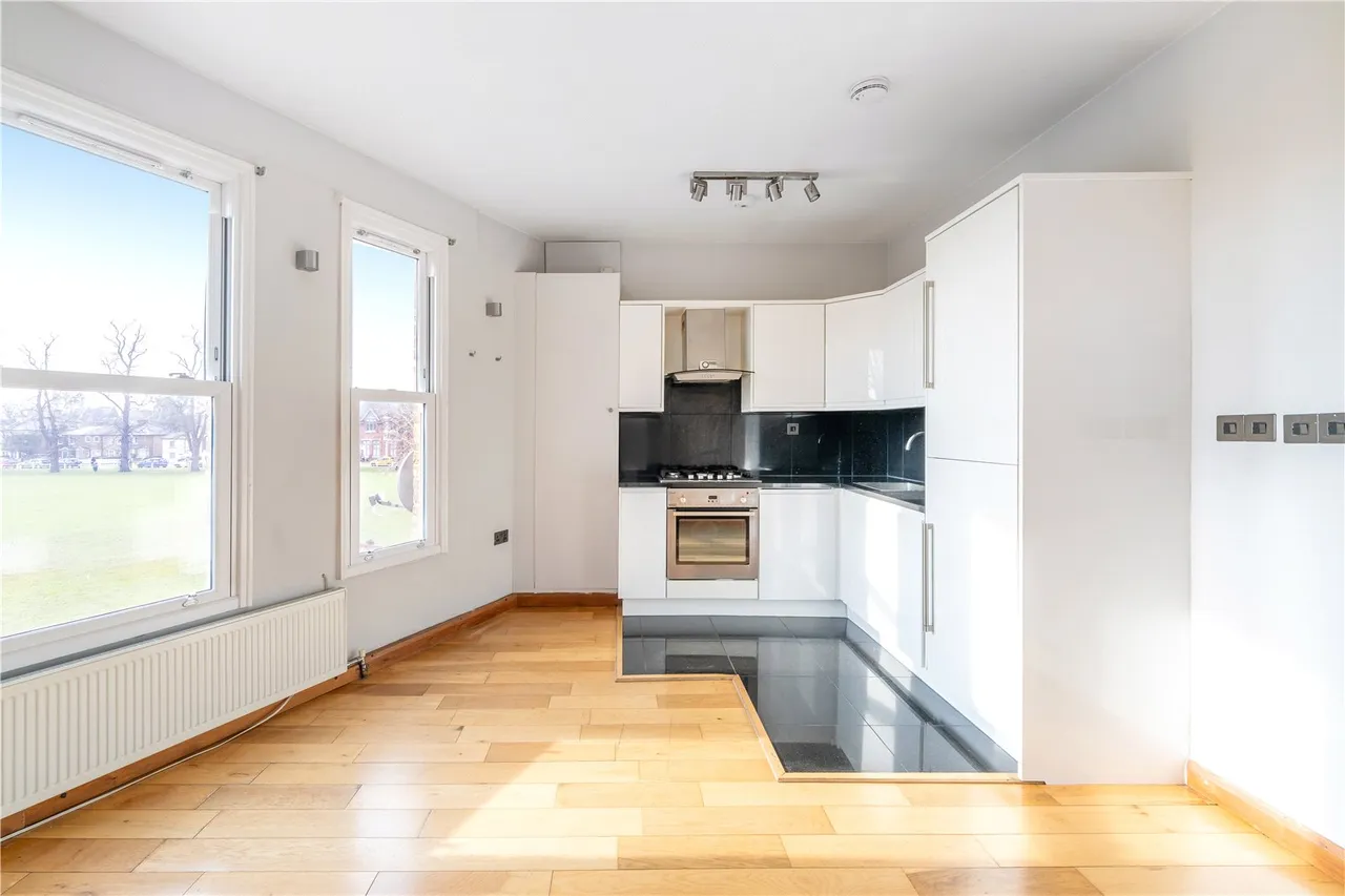 The Green, Twickenham, TW2 5AG, photo 2