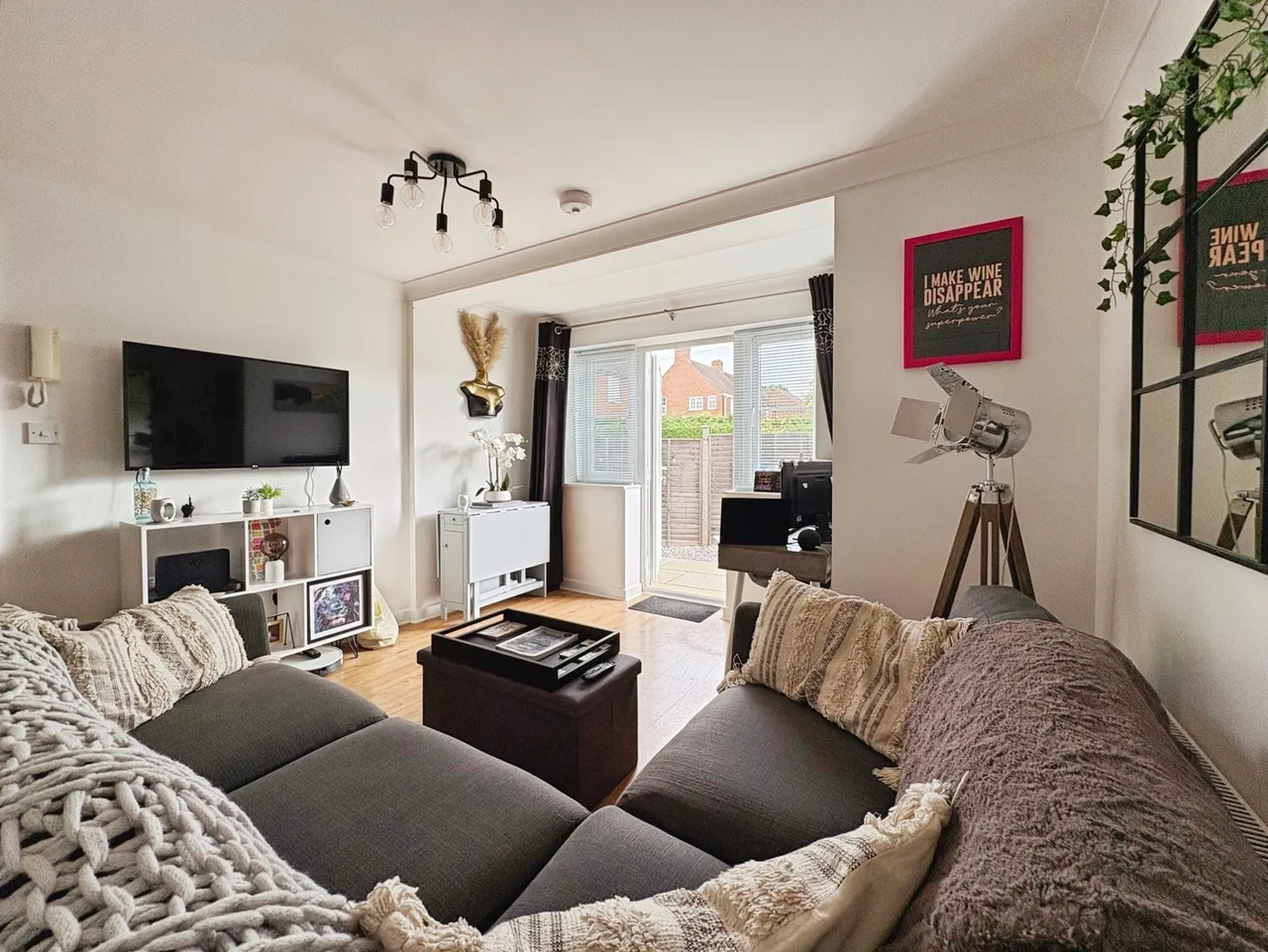Longacre, Ash, Surrey, GU12 6DR, photo 2