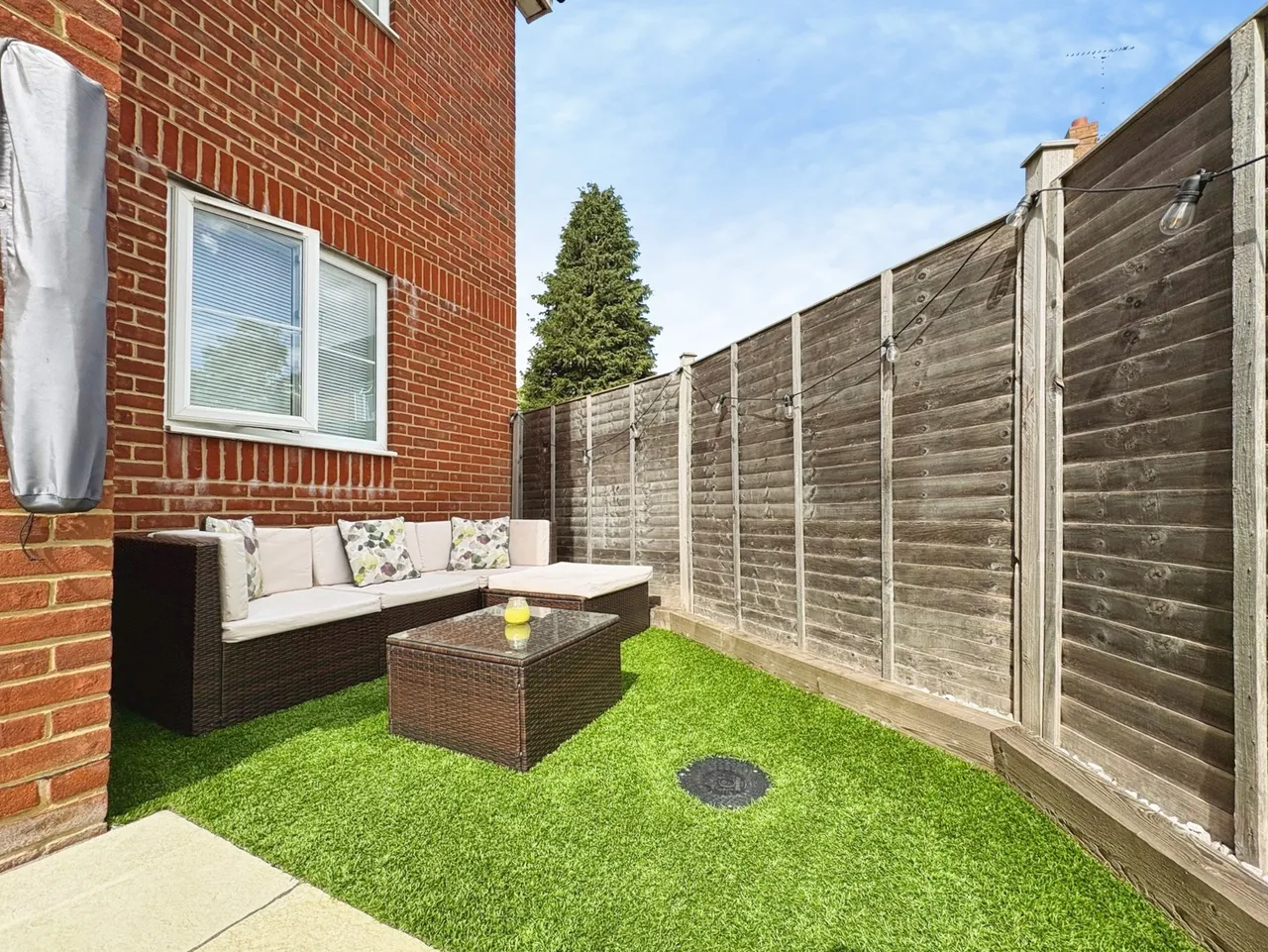 Longacre, Ash, Surrey, GU12 6DR, photo 10