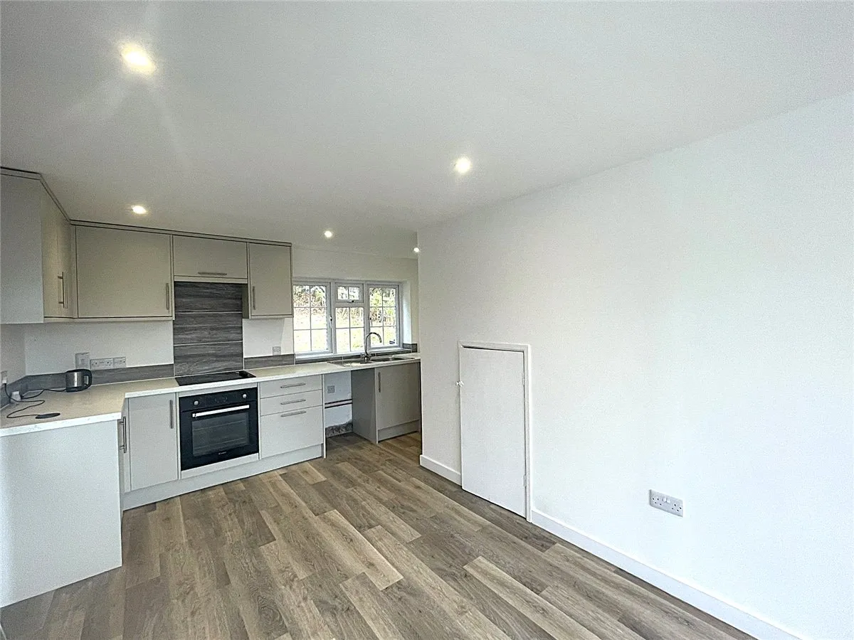 Overton, Basingstoke, RG25, photo 2