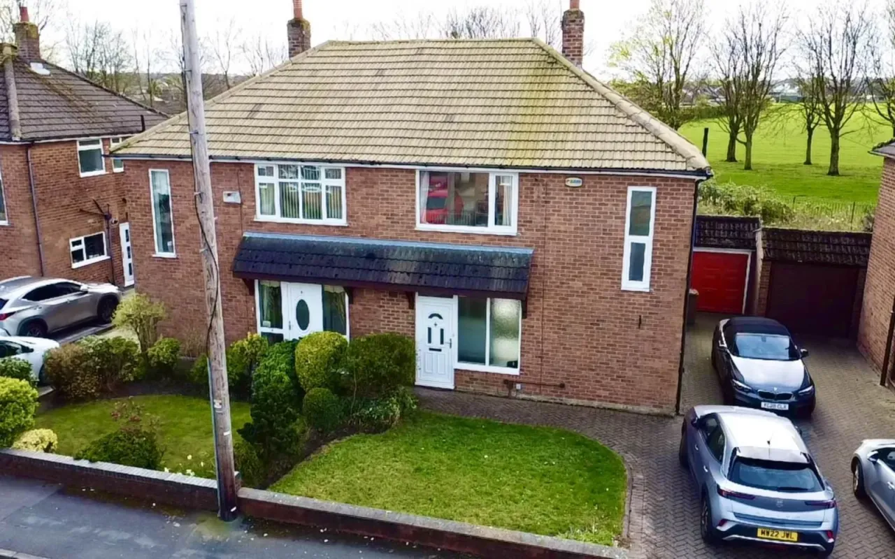 Windlebrook Crescent, St Helens, photo 2