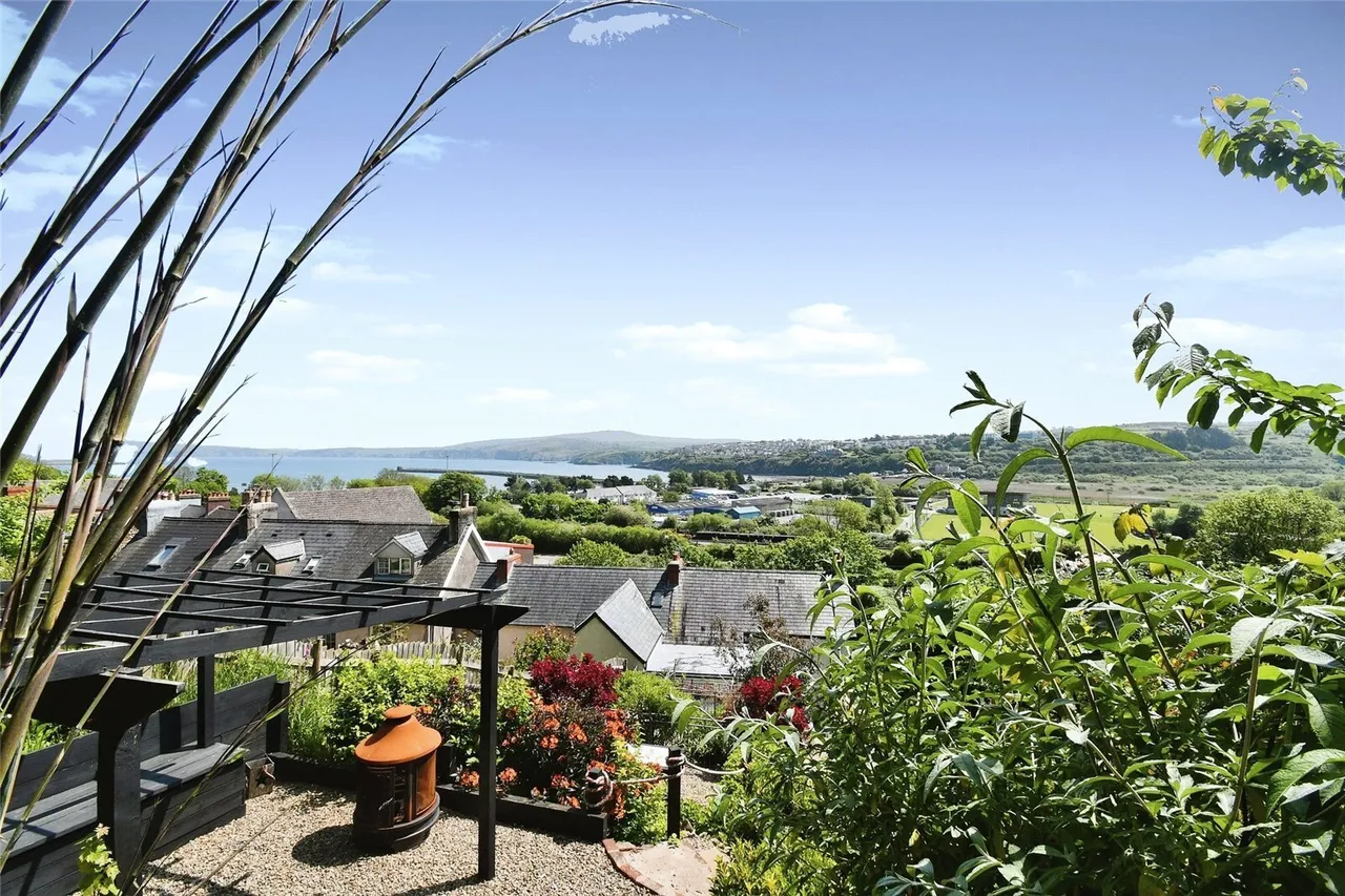 Goedwig Terrace, Goodwick, SA64, photo 22
