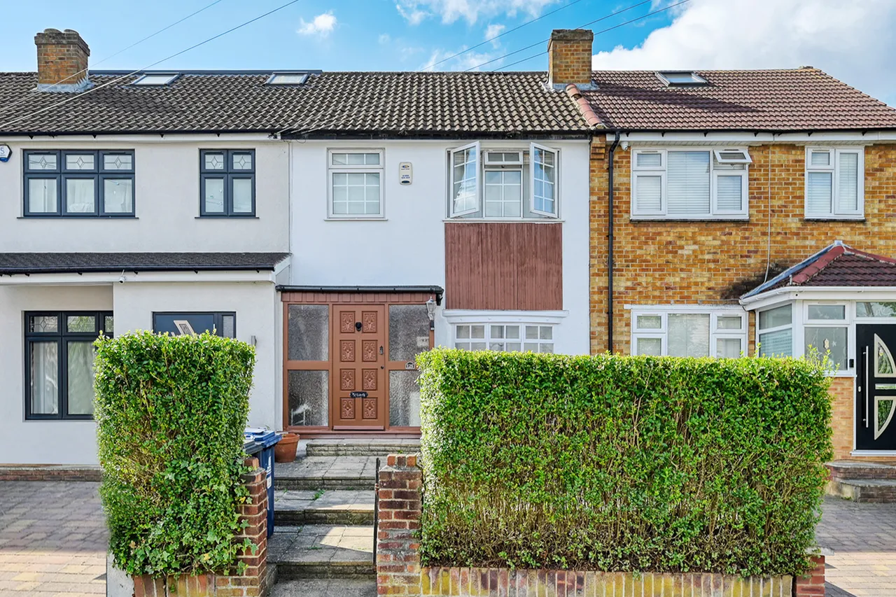 3 bed house for sale, Ferrymead Avenue, Greenford, UB6