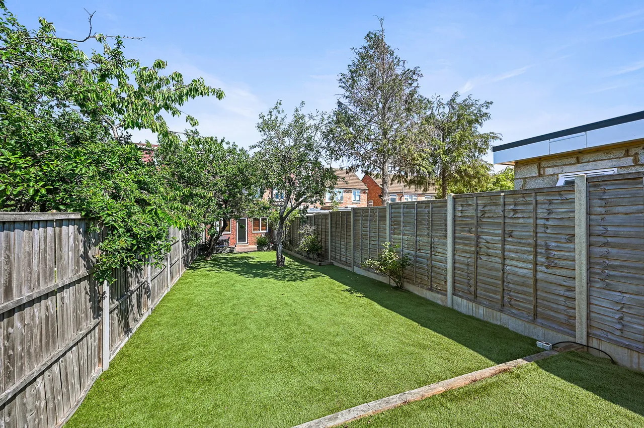 Ferrymead Avenue, Greenford, UB6, photo 10