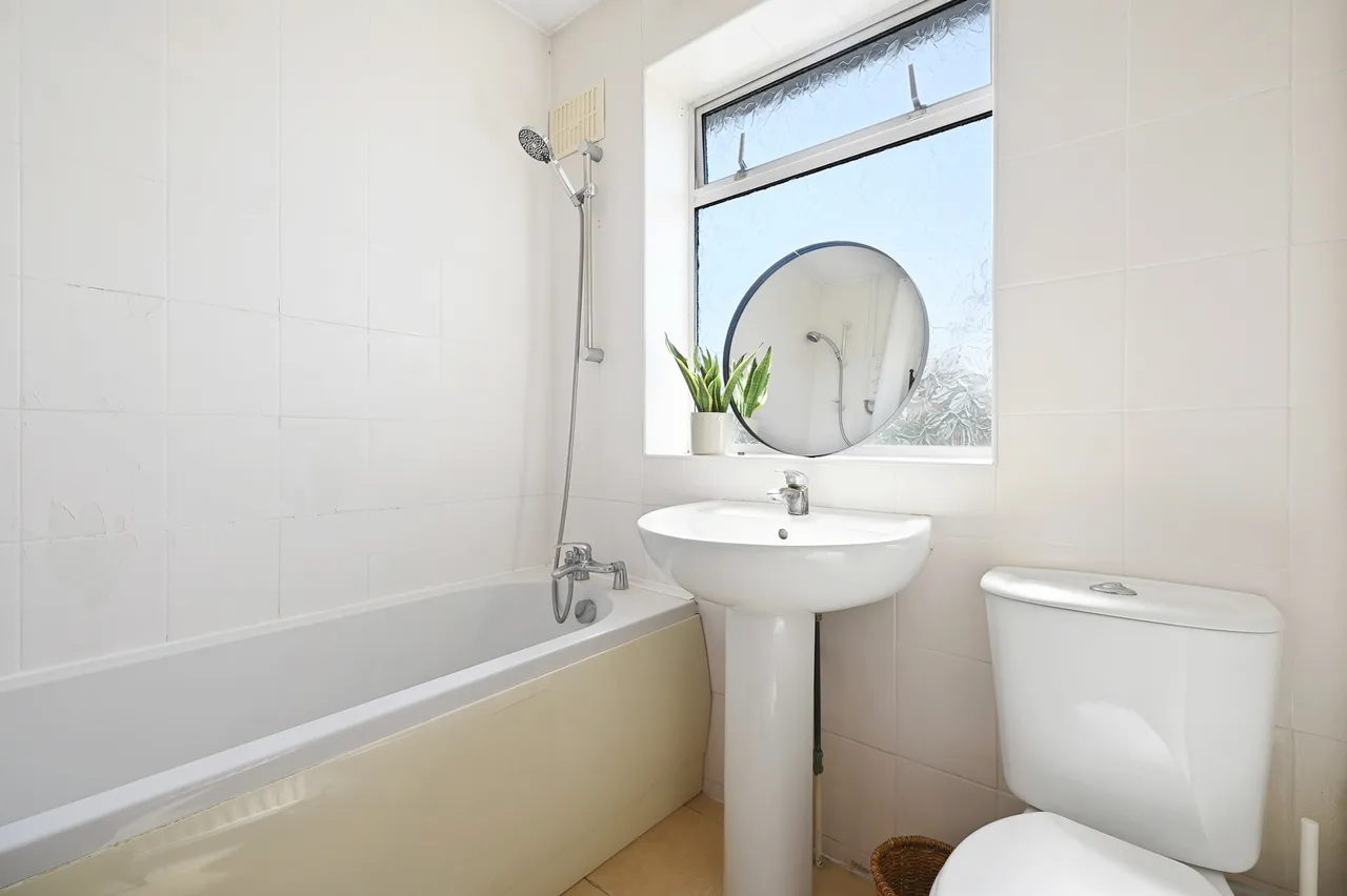 Ferrymead Avenue, Greenford, UB6, photo 8
