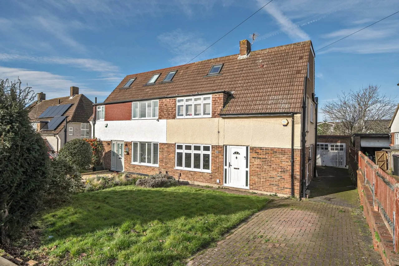 4 bed house for sale — Downs Avenue, BR7