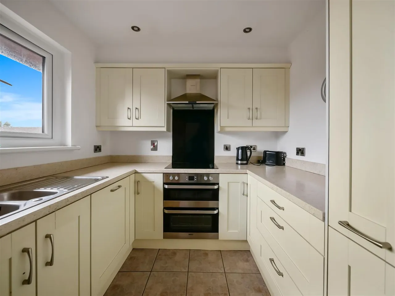 Drumkeen Court, Upper Galwally, BT8, photo 5
