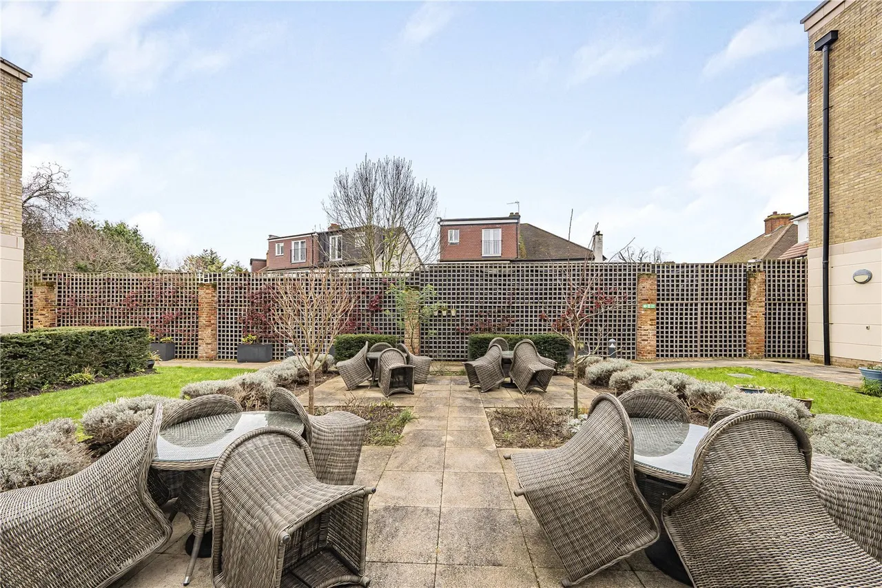 Twickenham Road, Old Isleworth, TW7, photo 13