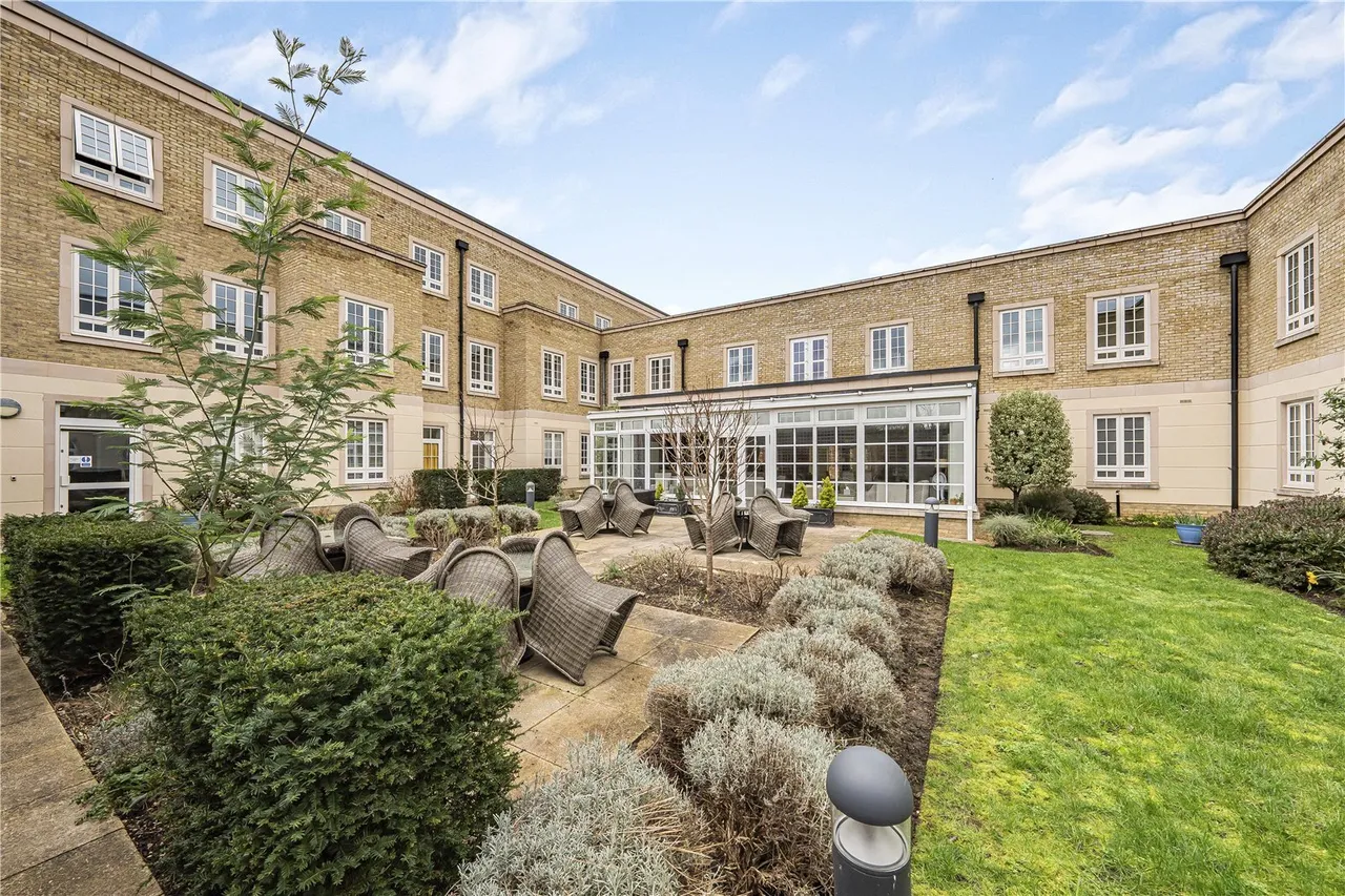 1 bed flat for sale, Twickenham Road, Old Isleworth, TW7