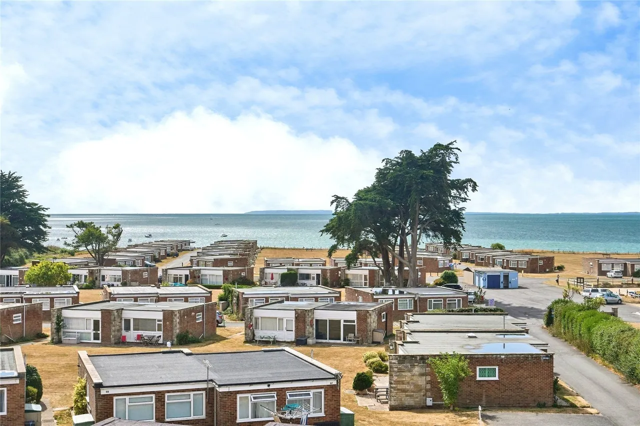 Monks Lane, Freshwater, PO40, photo 10