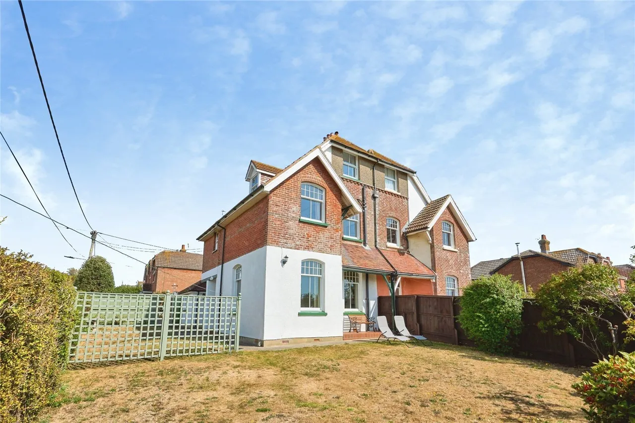5 bed house for sale, Monks Lane, Freshwater, PO40