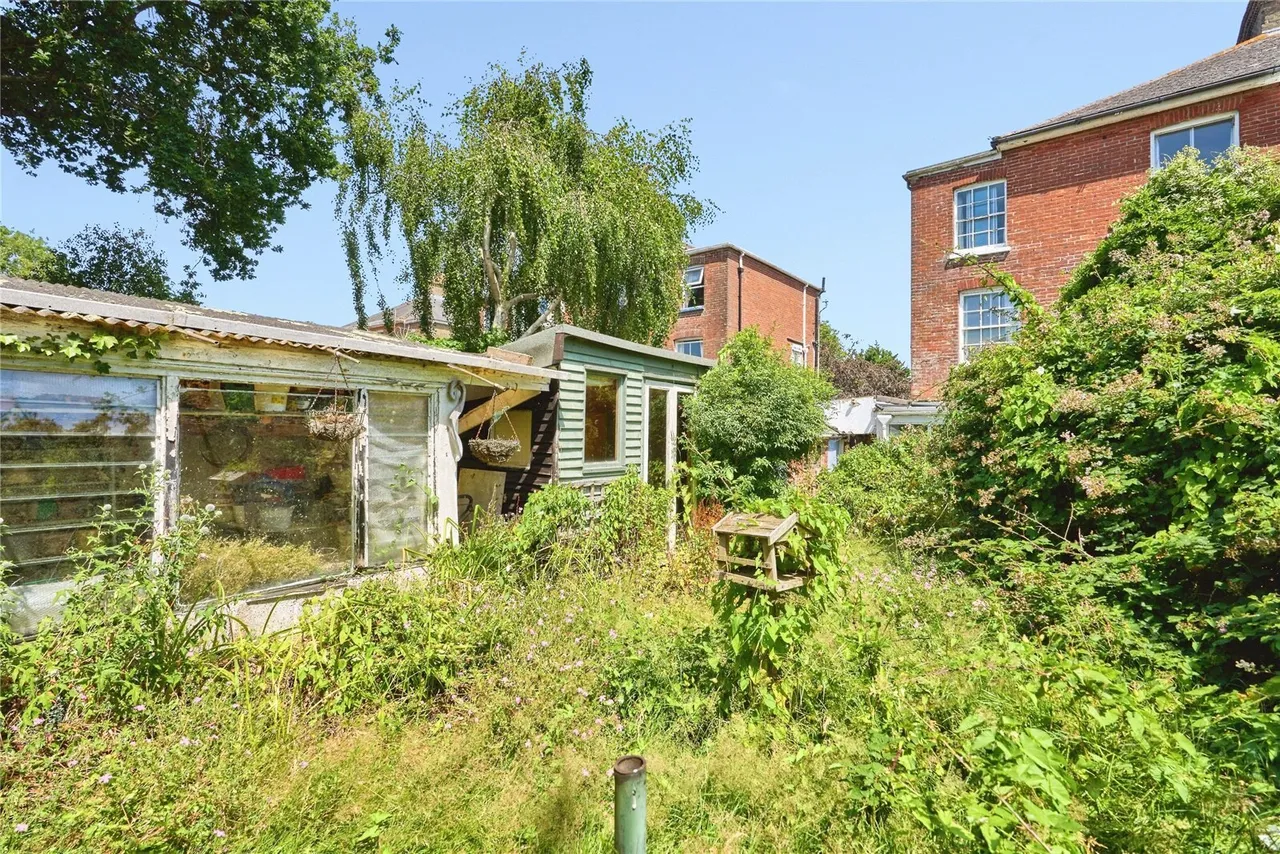 St. Johns Road, Newport, PO30, photo 10