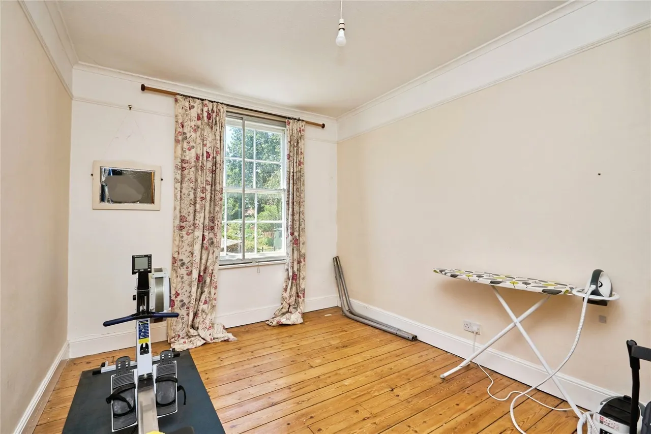 St. Johns Road, Newport, PO30, photo 18